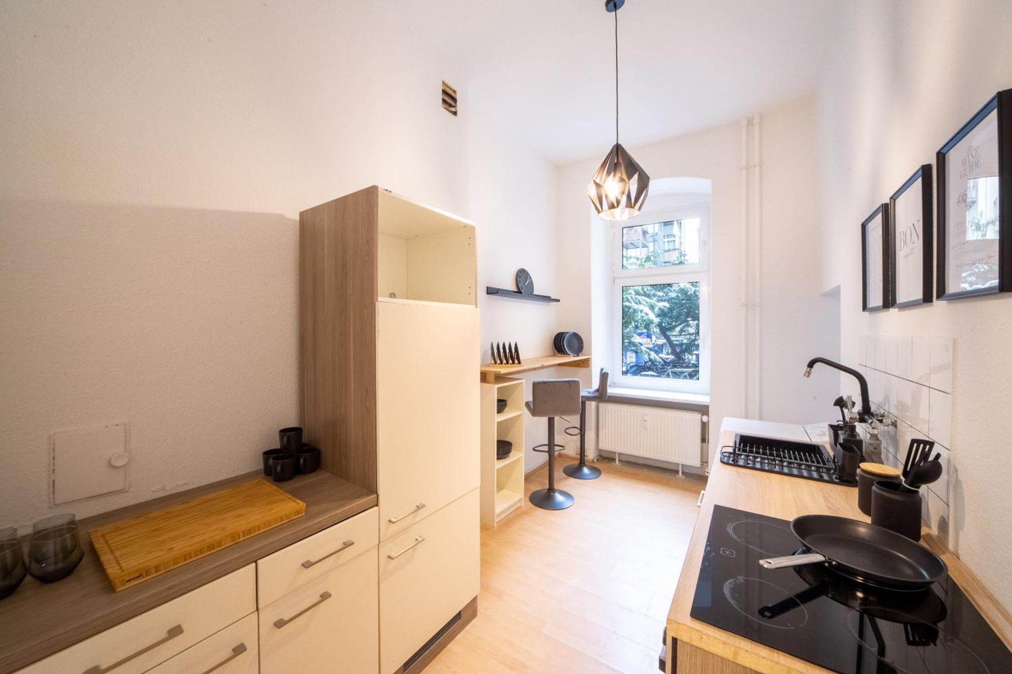 Massagesessel, King-Sized Bed, Billardtisch, 2 Couches Apartment Berlin Exterior photo
